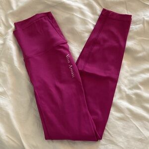 Vitae apparel set - like new